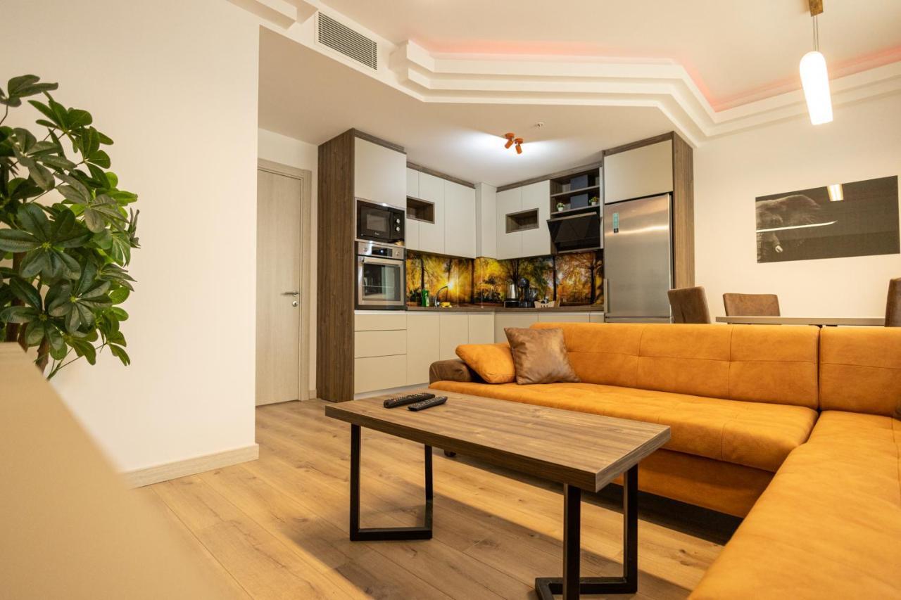 19Th & 18Th Floor Secure Apartments With Pool & Fitness & Parking Included In Price Skopje Bagian luar foto