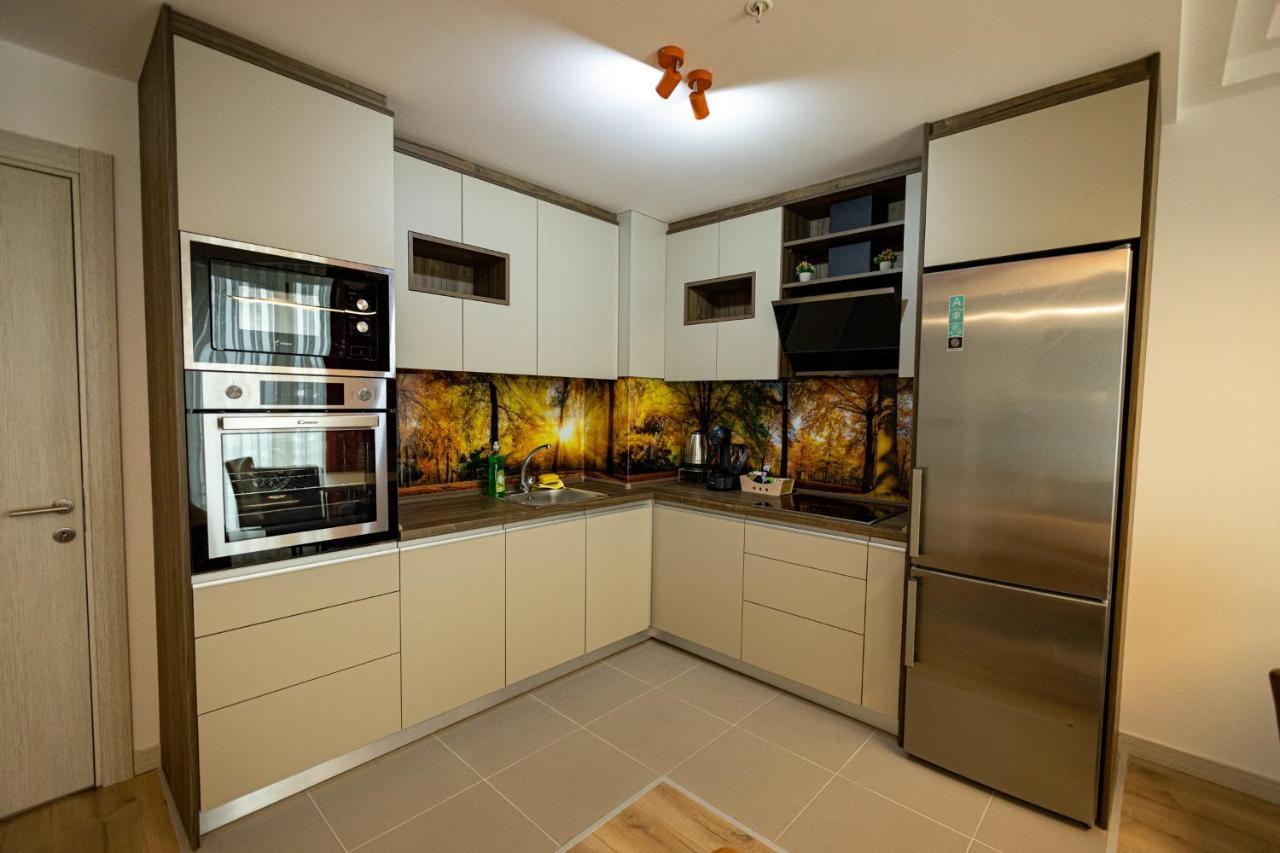 19Th & 18Th Floor Secure Apartments With Pool & Fitness & Parking Included In Price Skopje Bagian luar foto