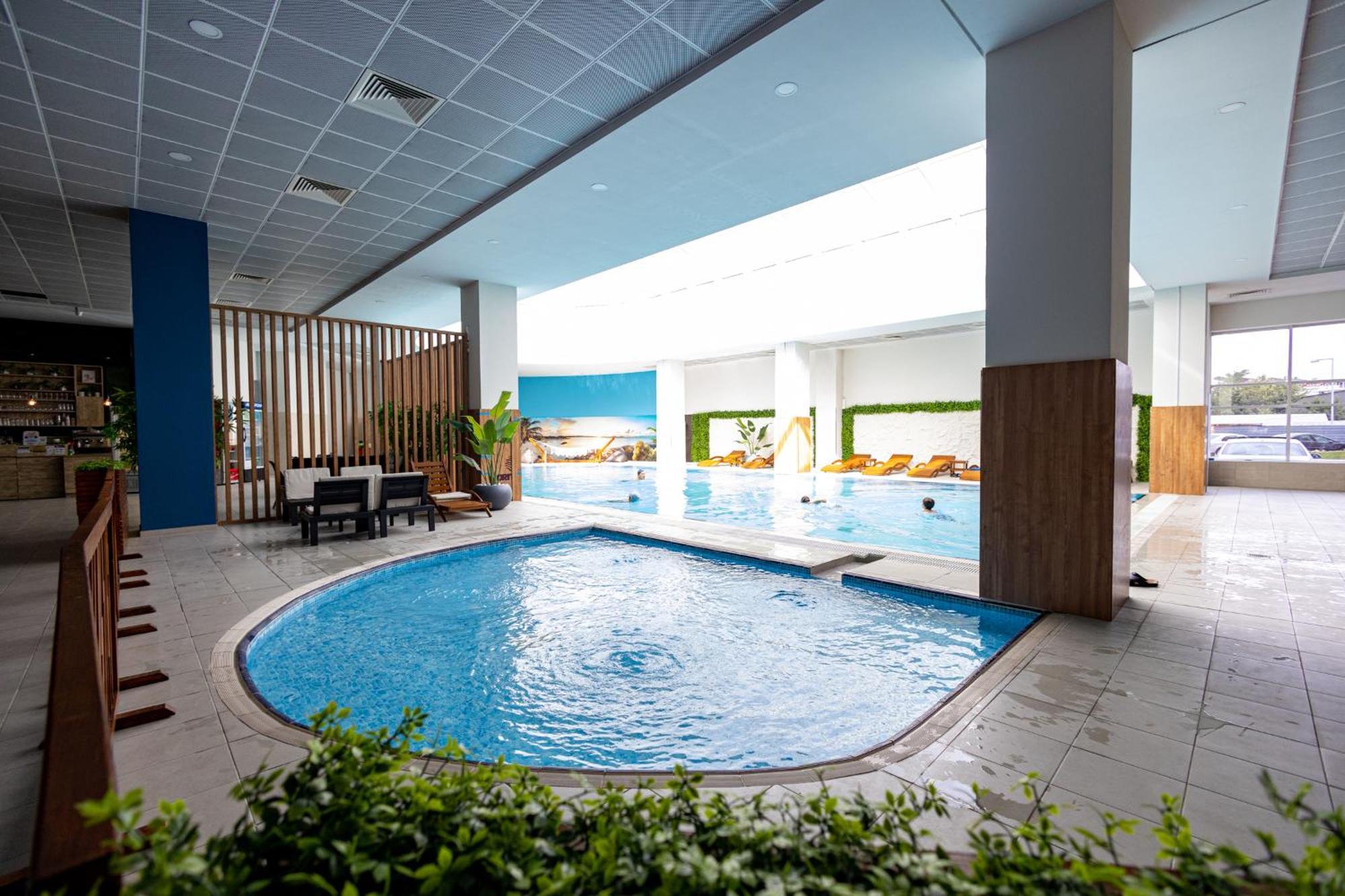 19Th & 18Th Floor Secure Apartments With Pool & Fitness & Parking Included In Price Skopje Bagian luar foto