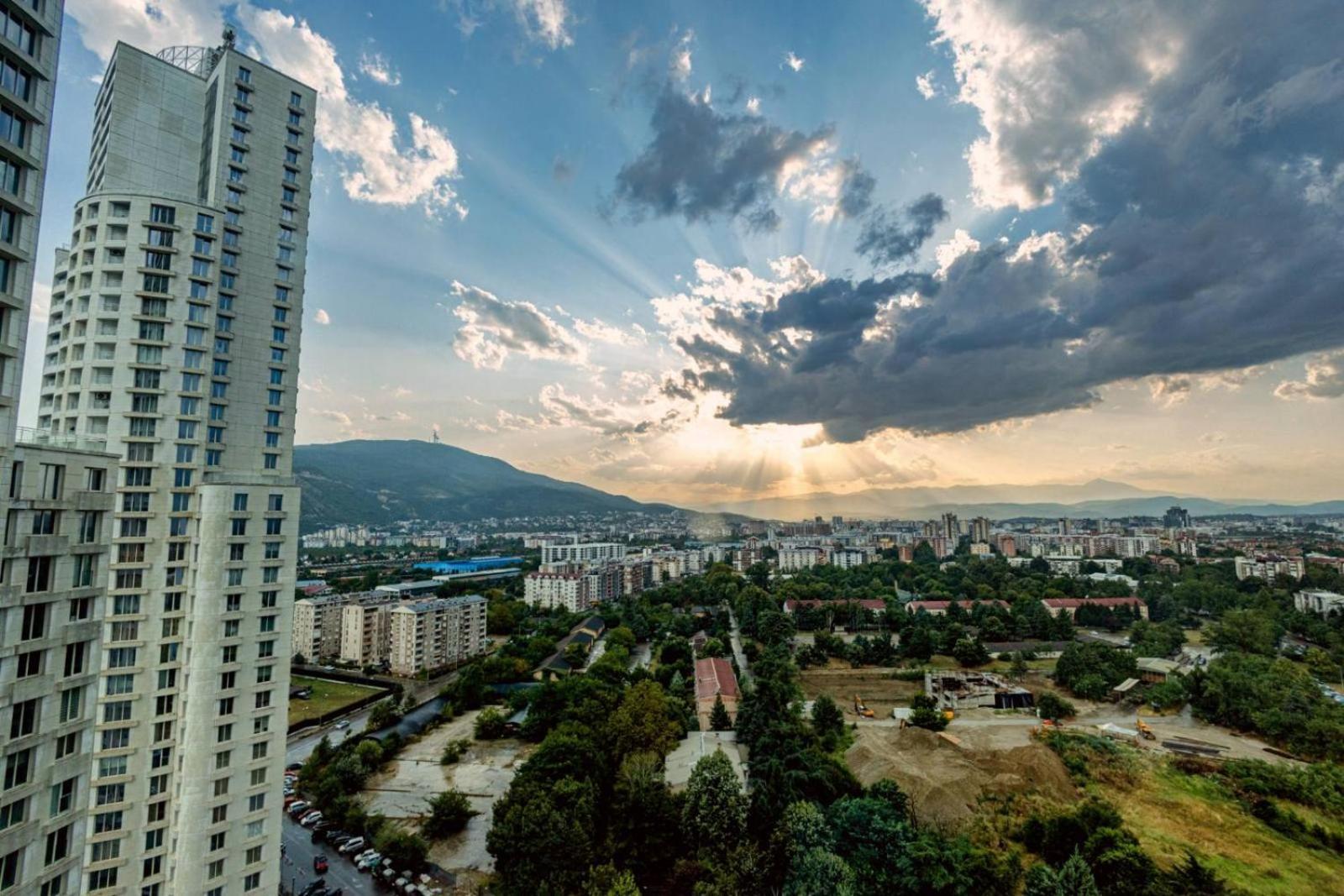 19Th & 18Th Floor Secure Apartments With Pool & Fitness & Parking Included In Price Skopje Bagian luar foto