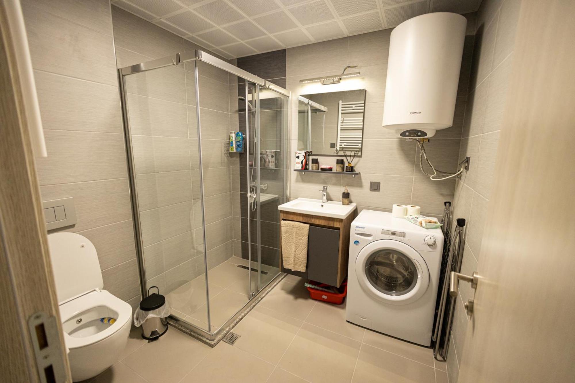 19Th & 18Th Floor Secure Apartments With Pool & Fitness & Parking Included In Price Skopje Bagian luar foto