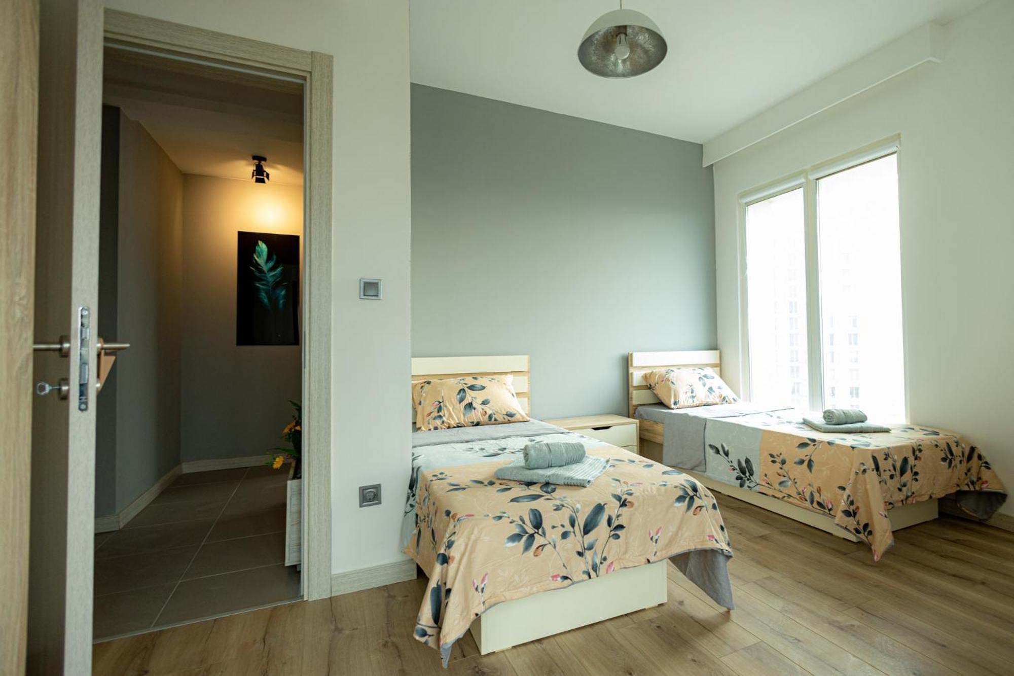 19Th & 18Th Floor Secure Apartments With Pool & Fitness & Parking Included In Price Skopje Bagian luar foto
