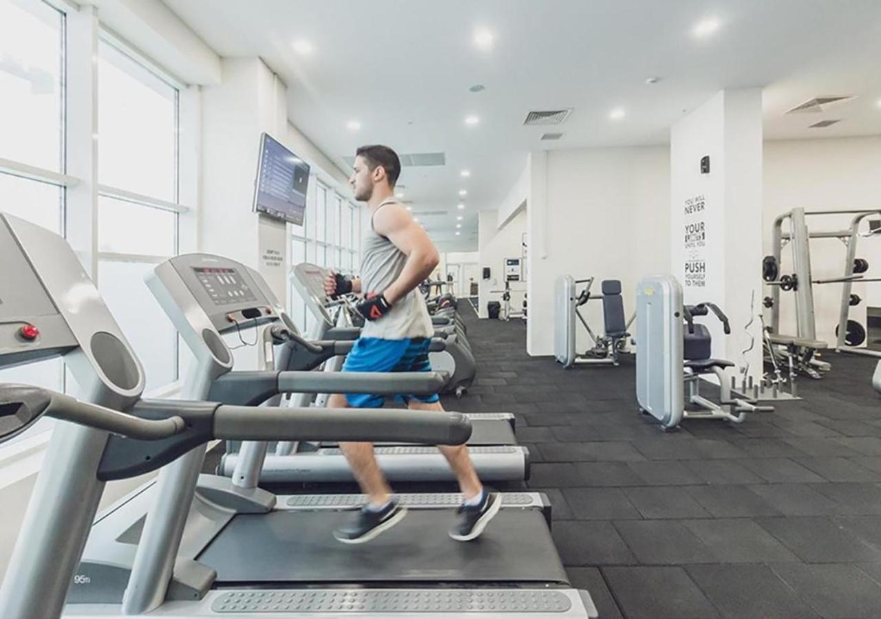 19Th & 18Th Floor Secure Apartments With Pool & Fitness & Parking Included In Price Skopje Bagian luar foto