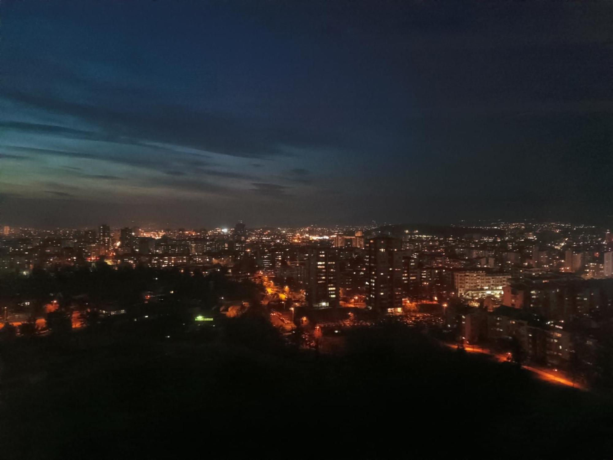 19Th & 18Th Floor Secure Apartments With Pool & Fitness & Parking Included In Price Skopje Bagian luar foto