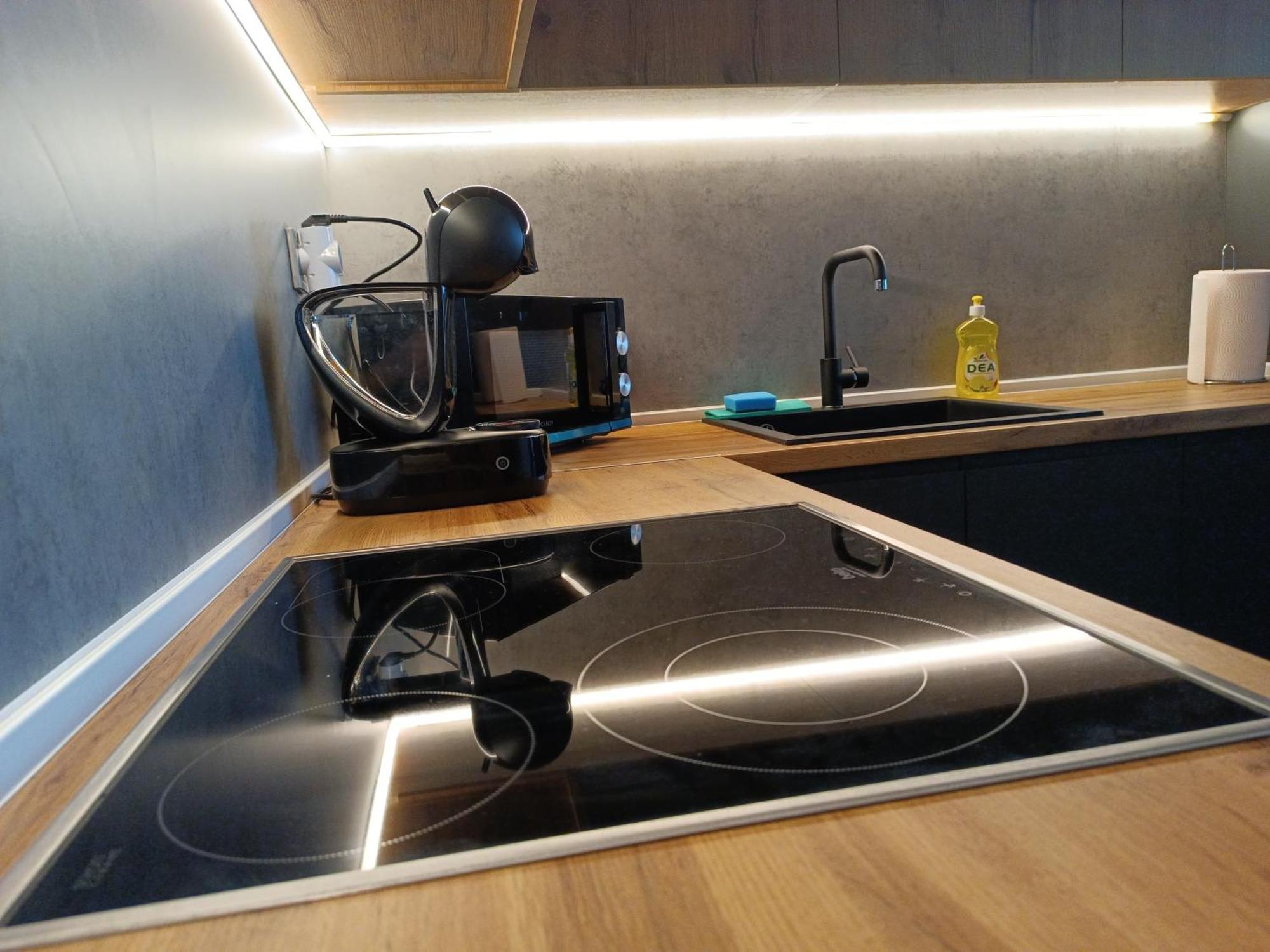 19Th & 18Th Floor Secure Apartments With Pool & Fitness & Parking Included In Price Skopje Bagian luar foto