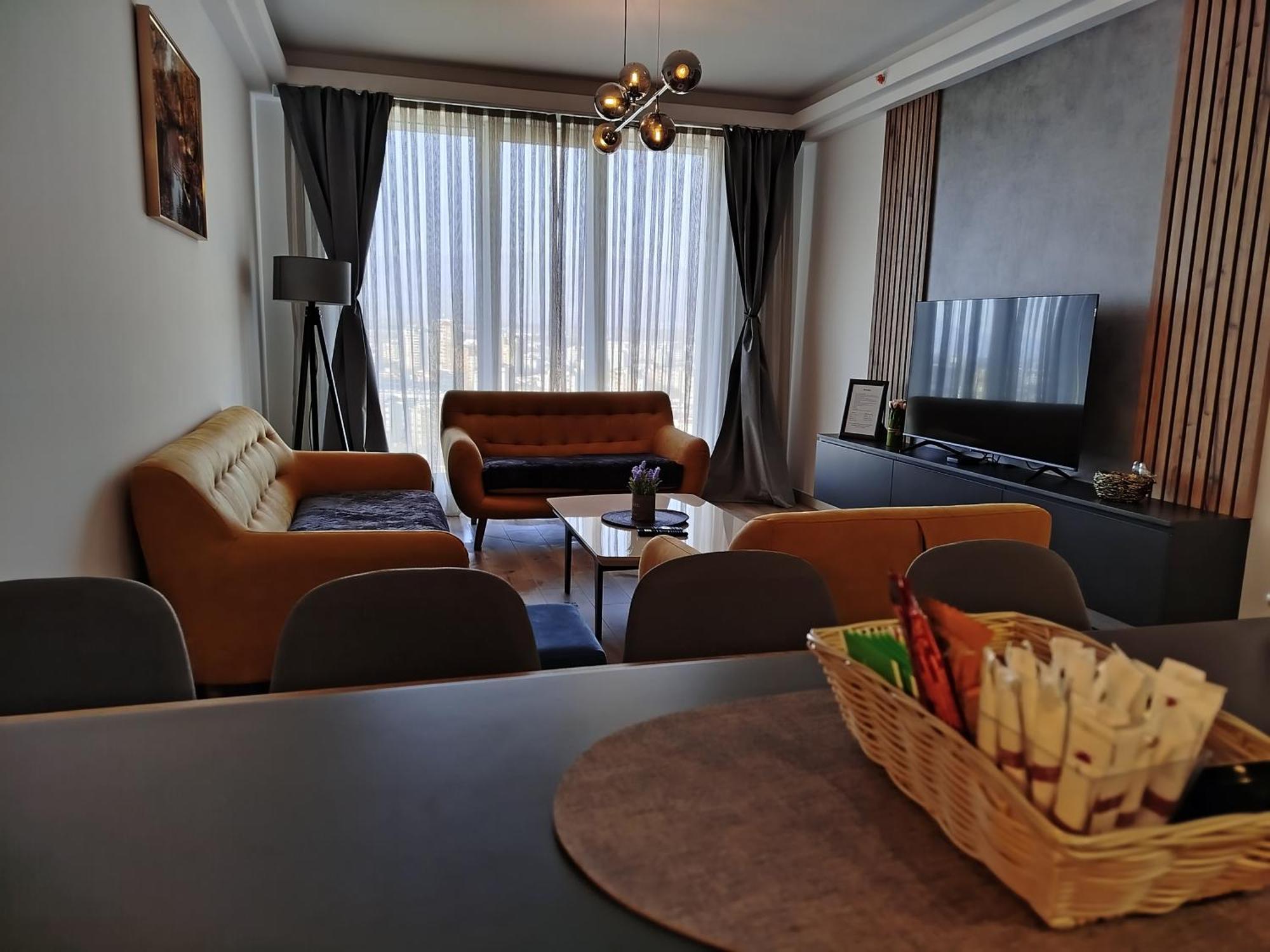 19Th & 18Th Floor Secure Apartments With Pool & Fitness & Parking Included In Price Skopje Bagian luar foto